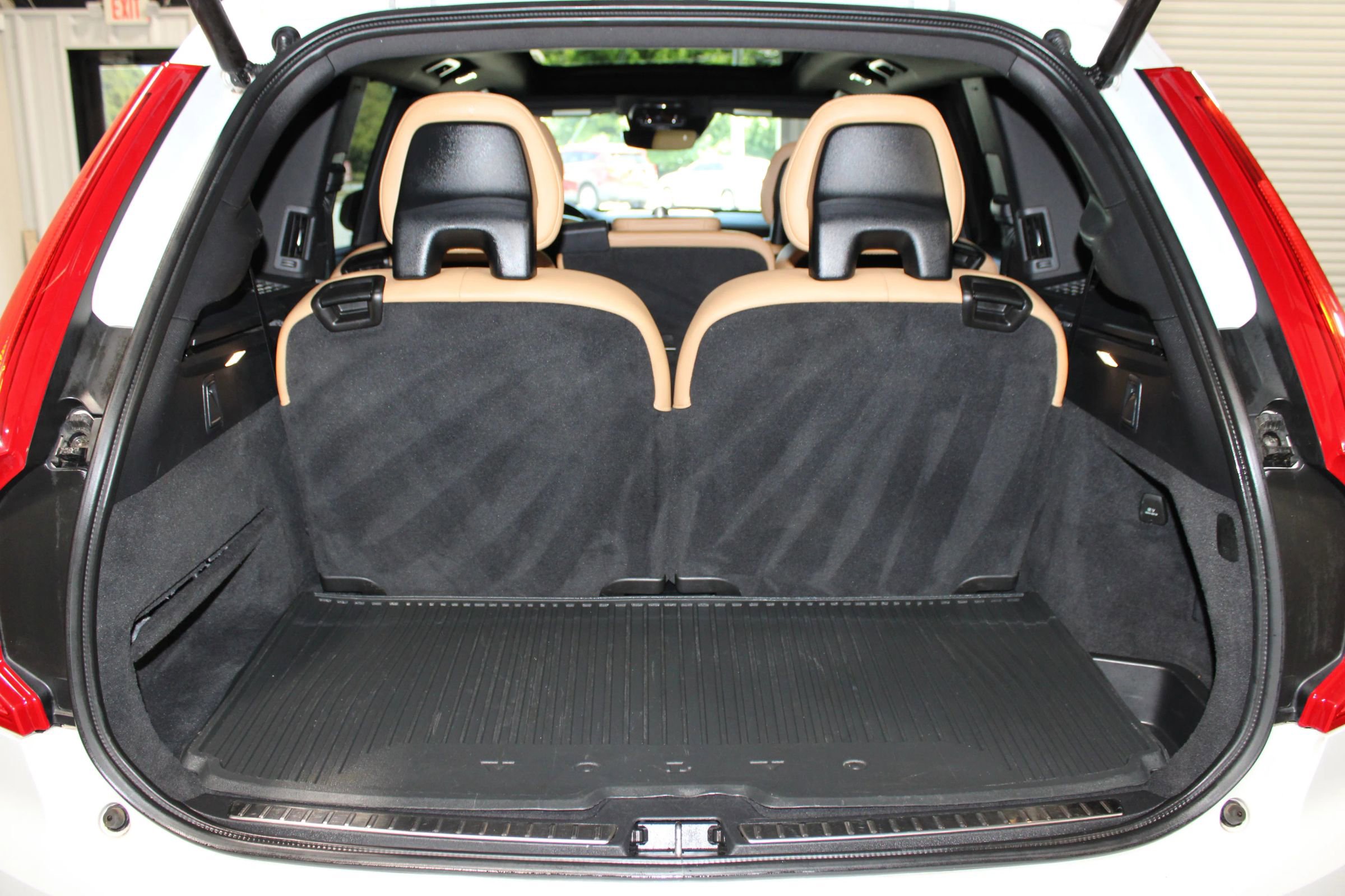Used 2017 Volvo XC90 T6 Momentum w/ Vision Package AWD/4WD image 44