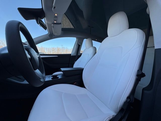 Used 2023 Tesla Model Y Long Range image 13