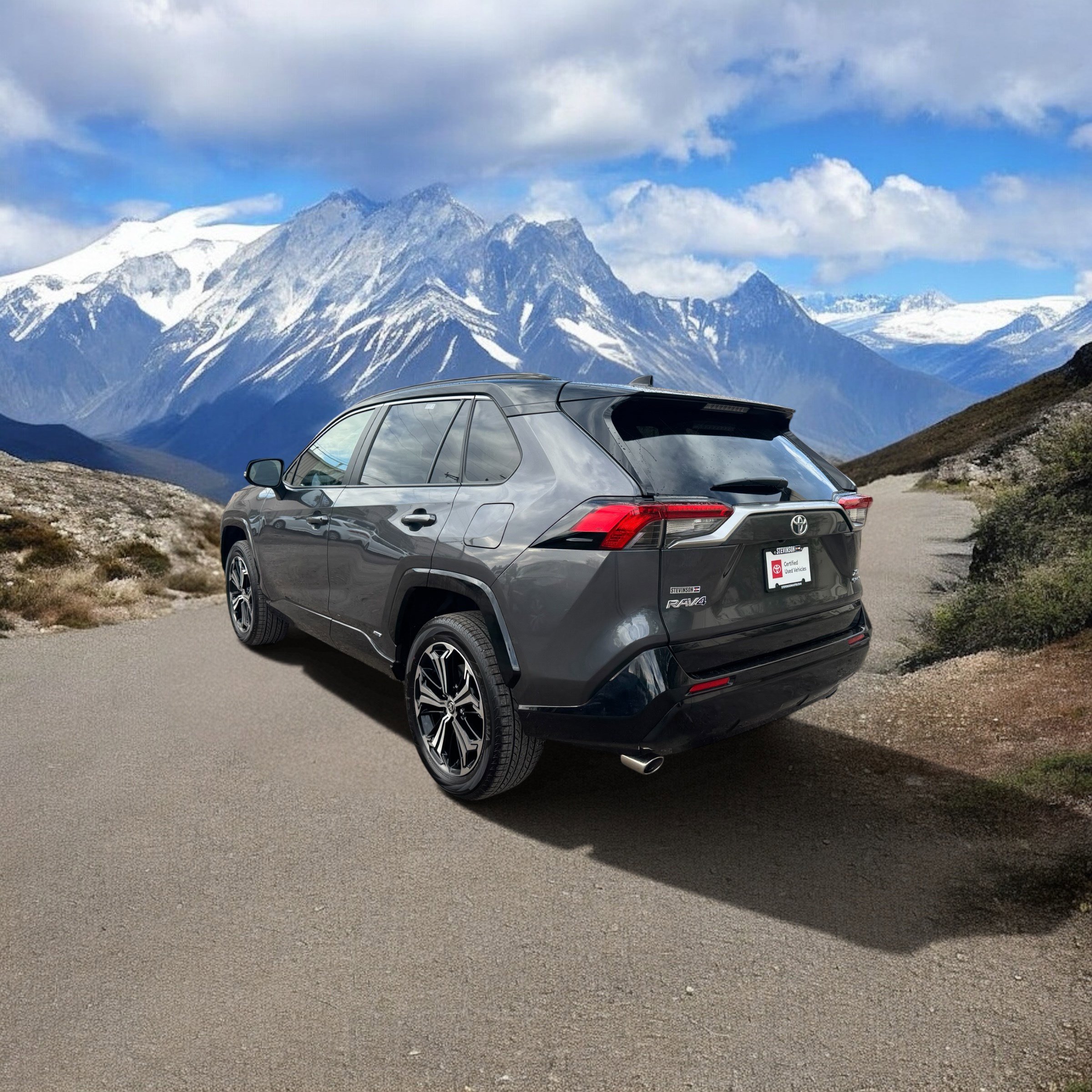 Used 2025 Toyota RAV4 XSE w/ Weather Package AWD/4WD image 3