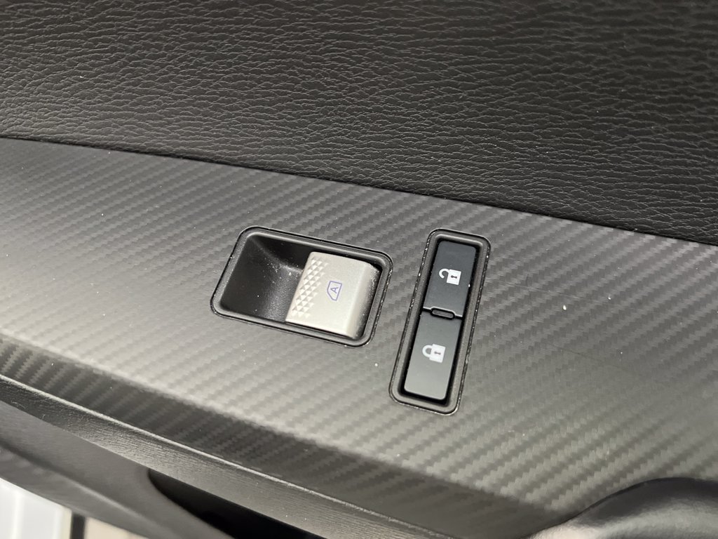 Used 2025 Mitsubishi Outlander SE FWD image 33