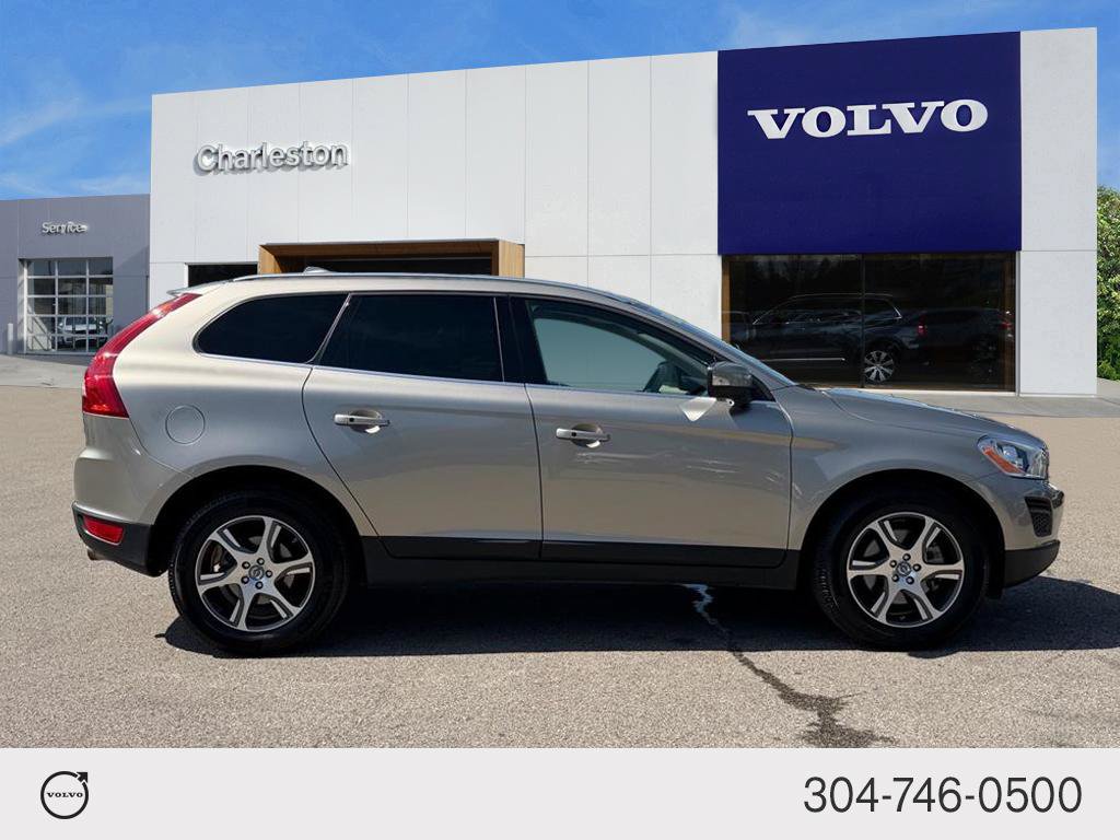Used 2011 Volvo XC60 T6 AWD/4WD image 2