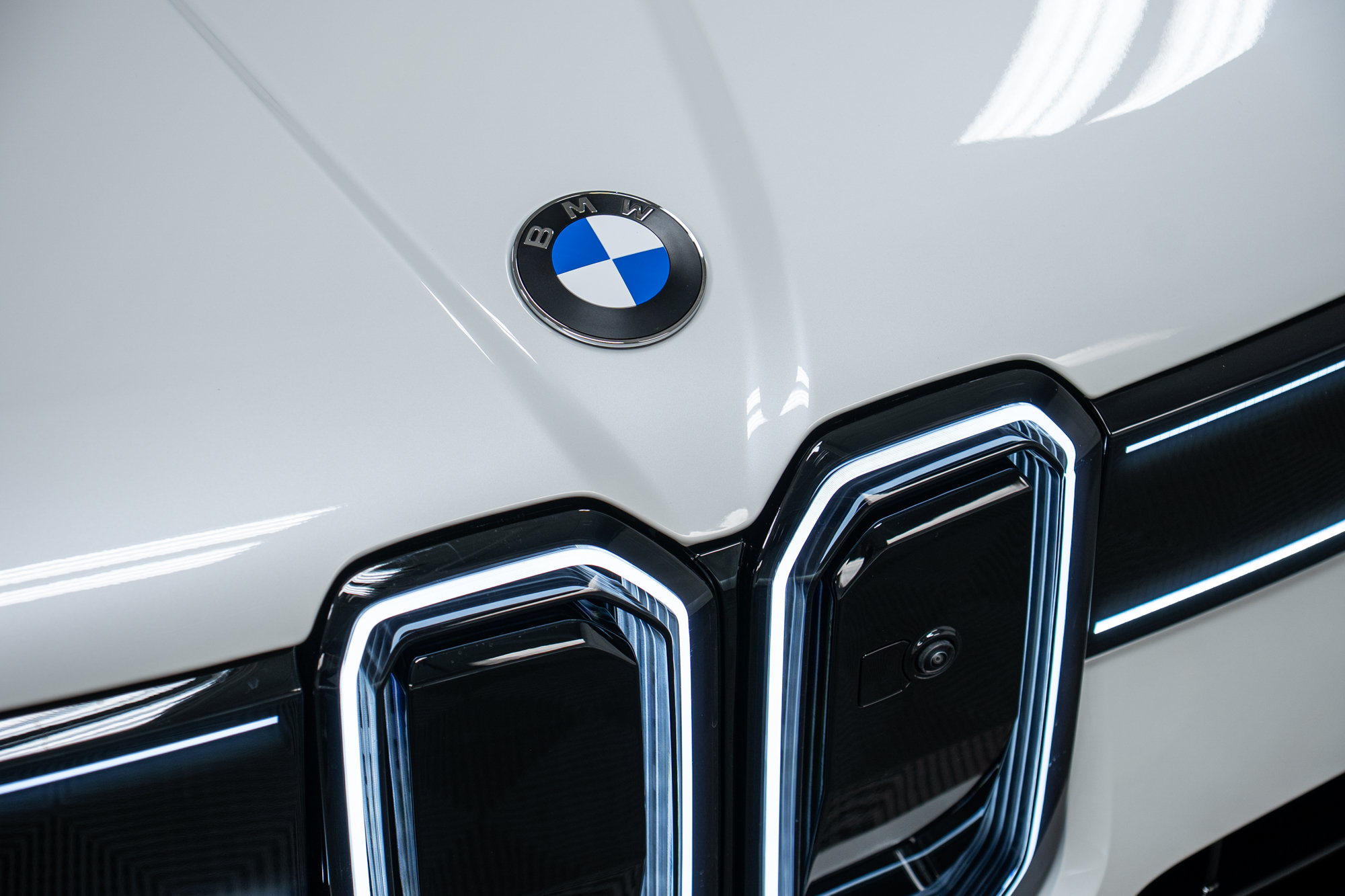 New 2027 BMW X5 xDrive40i w/ M Sport Professional Package AWD/4WD image 9