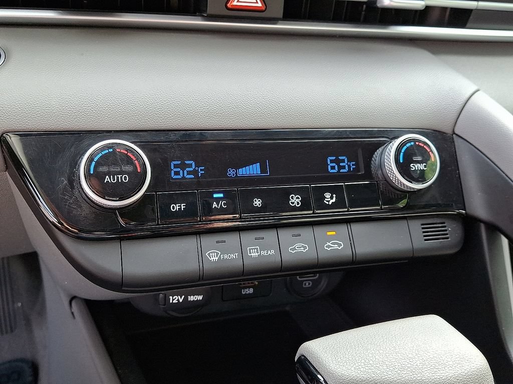 Used 2023 Hyundai Elantra SEL FWD image 15