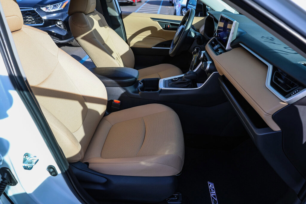 Certified 2025 Toyota RAV4 LE image 7