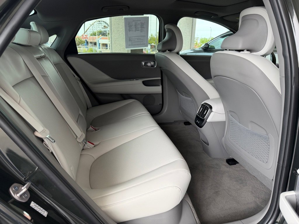 Used 2024 Hyundai Ioniq 6 Limited RWD image 35