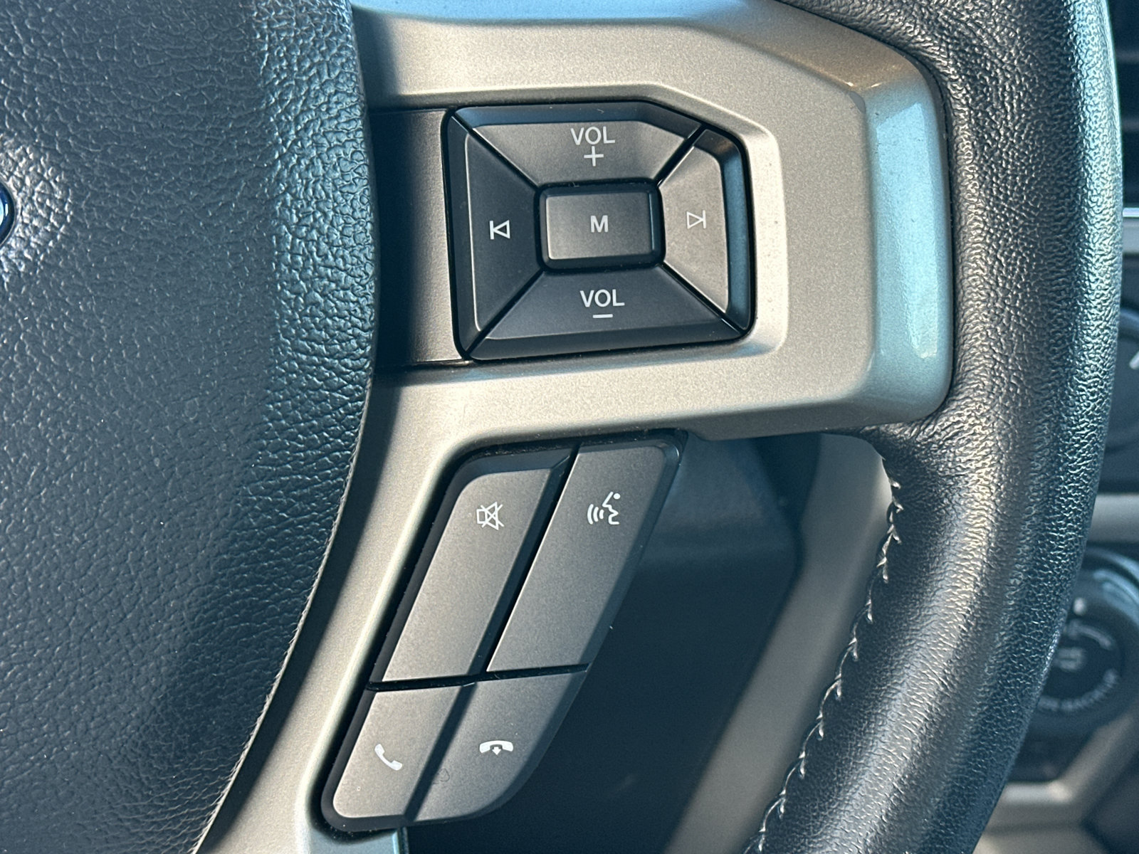 Used 2018 Ford F150 Lariat w/ Max Trailer Tow Package AWD/4WD image 21