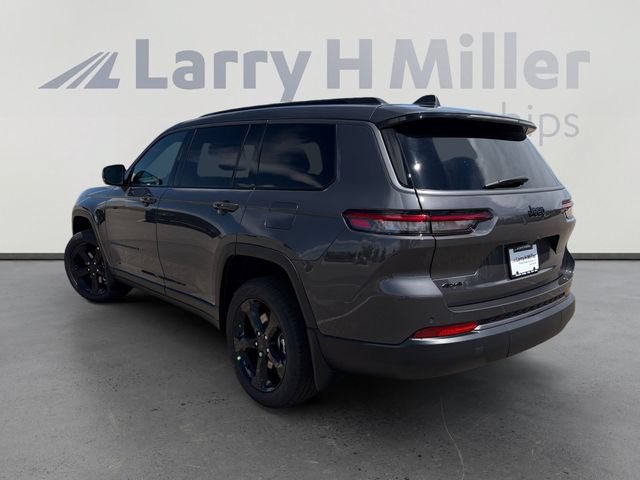 New 2026 Jeep Grand Cherokee L Limited w/ Limited Altitude Package AWD/4WD image 3