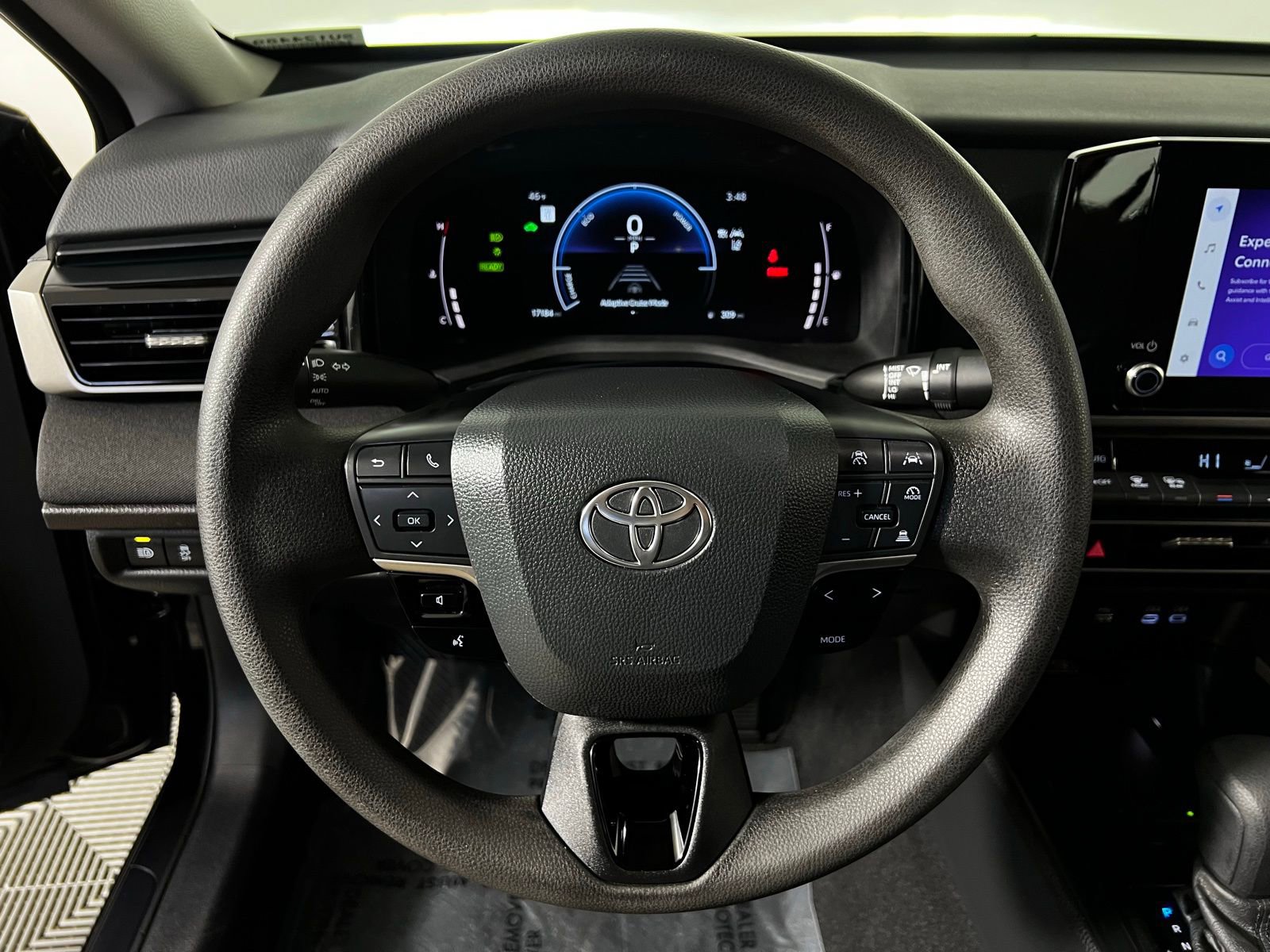 Used 2025 Toyota Camry LE image 14