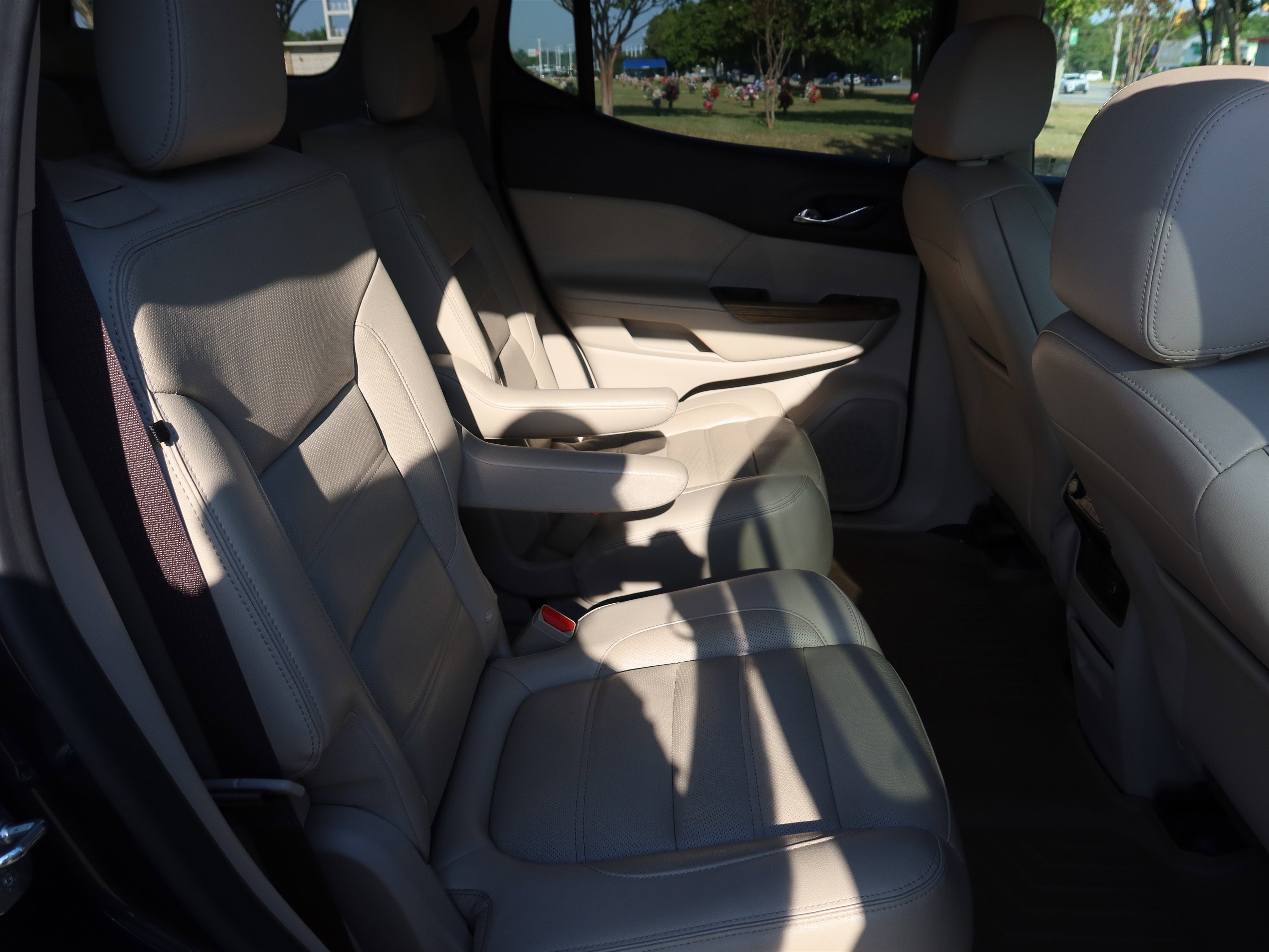 Used 2019 GMC Acadia Denali w/ Technology Package AWD/4WD image 13