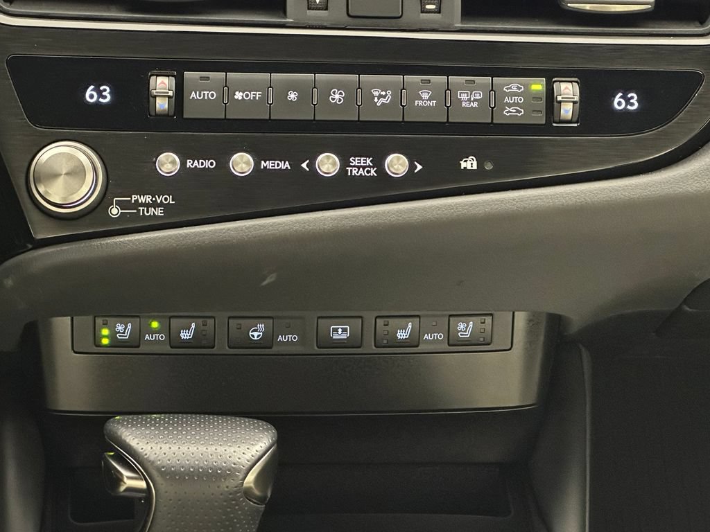 Used 2024 Lexus ES 350 F Sport w/ Technology Package FWD image 26
