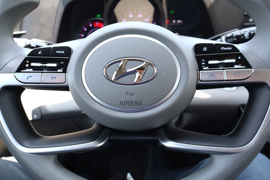 Used 2023 Hyundai Elantra SEL FWD image 36