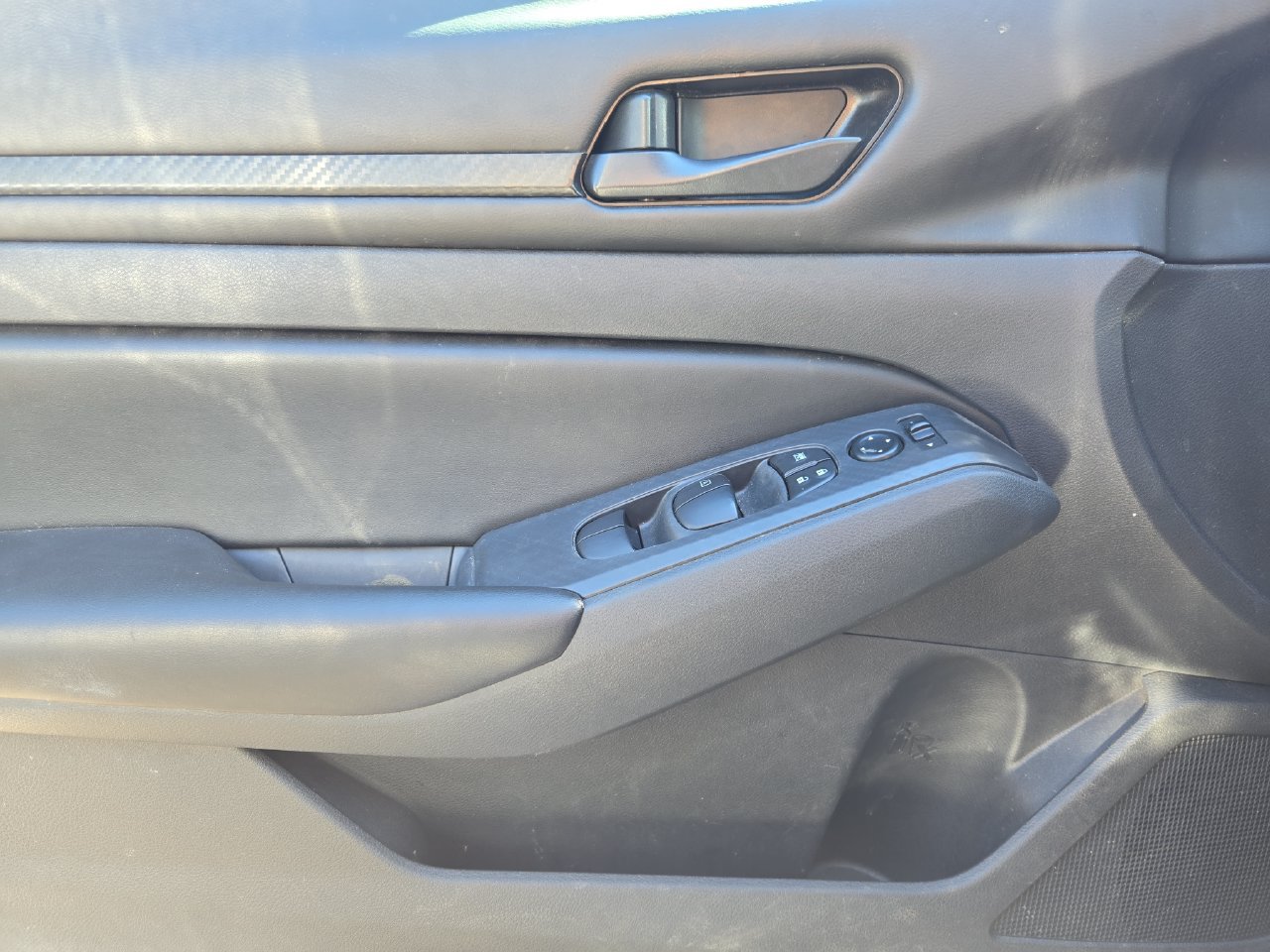 Used 2025 Nissan Altima 2.5 S FWD image 19