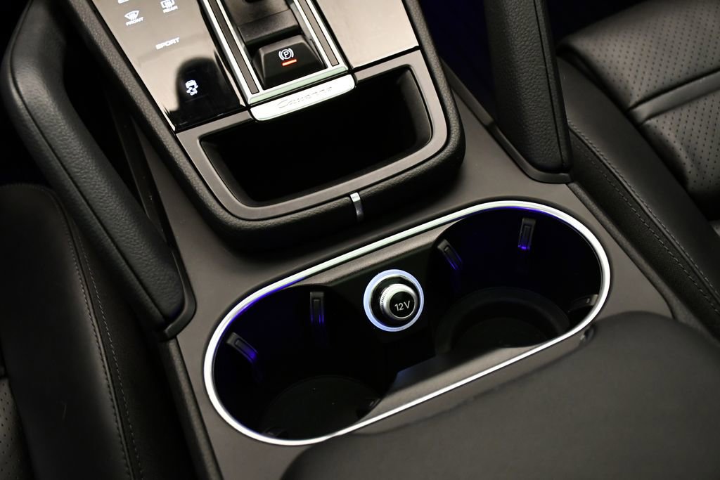 Used 2022 Porsche Cayenne image 33