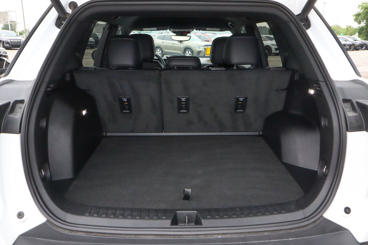 Used 2025 Chevrolet Equinox LT w/ Convenience Package II FWD image 9