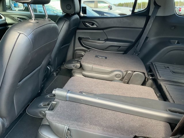 Used 2017 GMC Acadia SLT w/ LPO, Cargo Package image 8