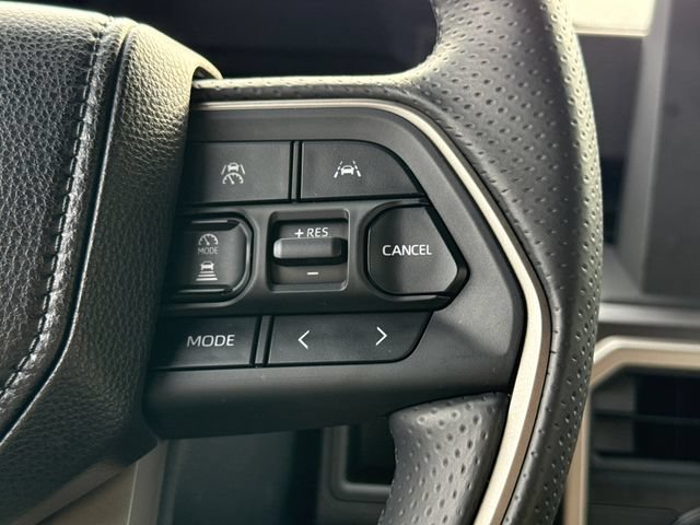 Used 2025 Toyota 4Runner SR5 AWD/4WD image 27