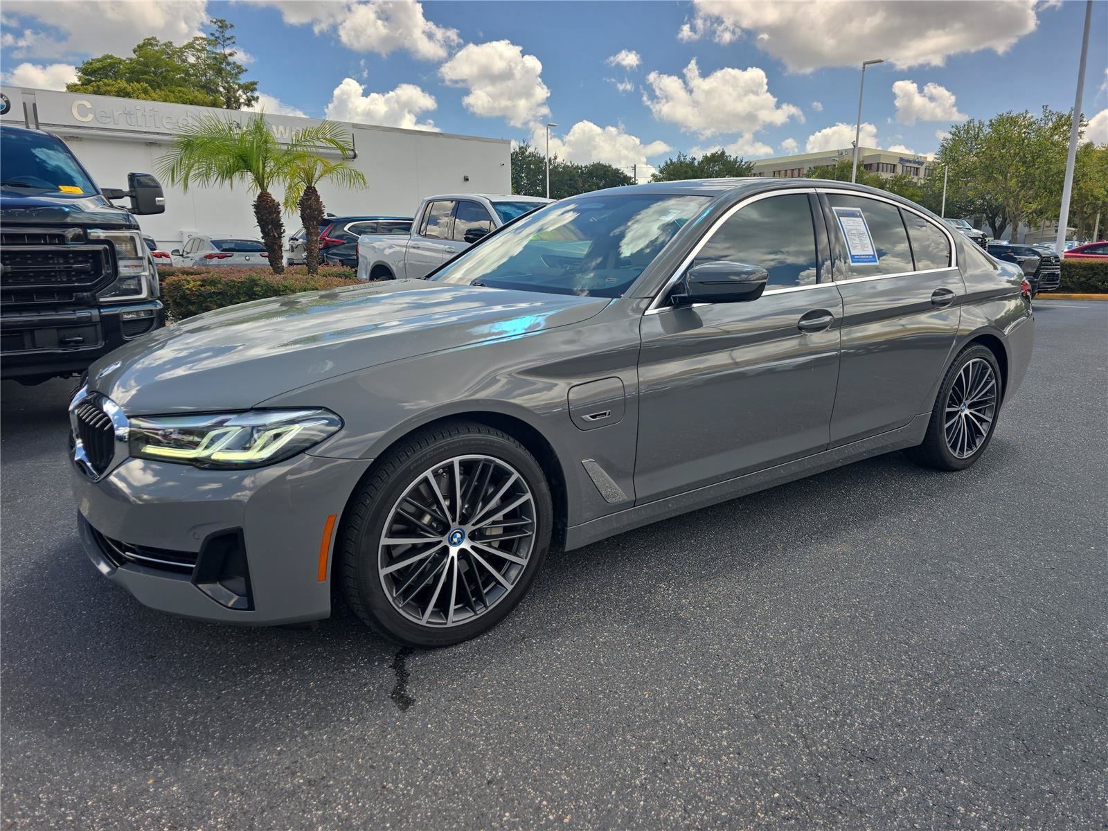 Used 2022 BMW 530e w/ Premium Package RWD image 6