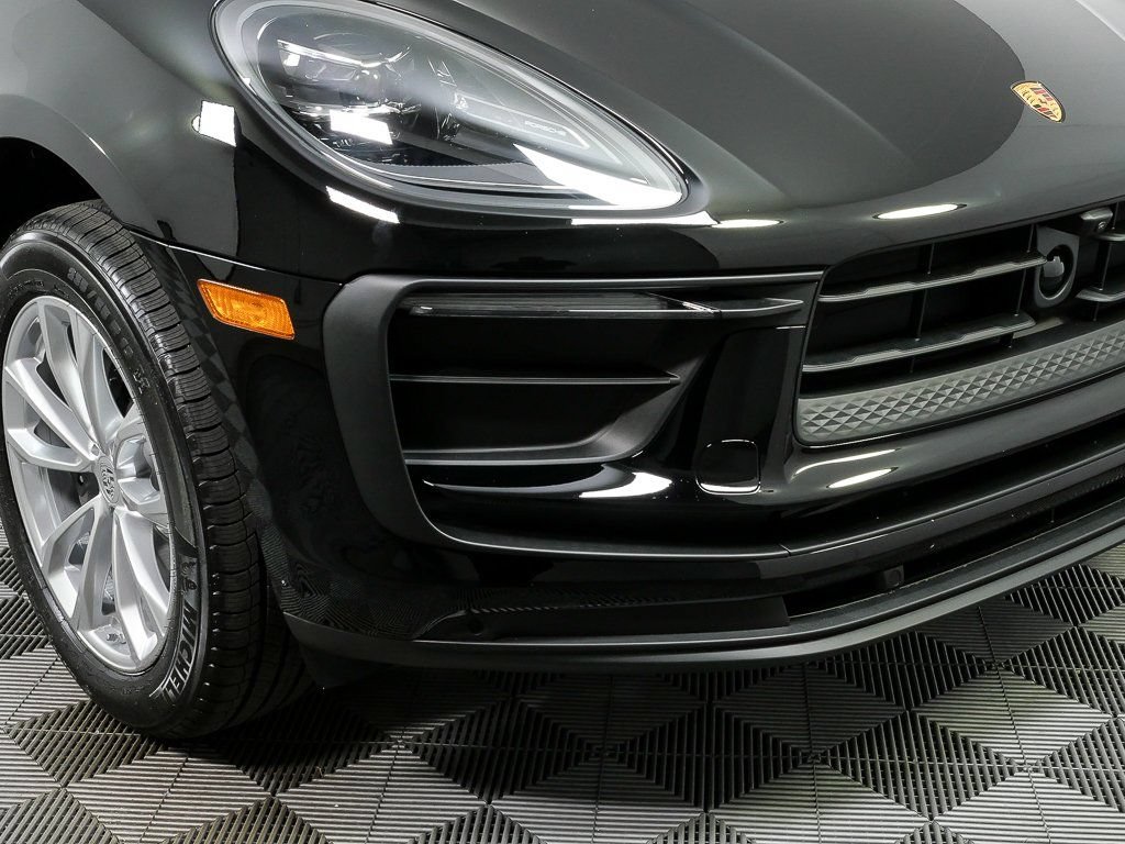 Certified 2026 Porsche Macan AWD/4WD image 38