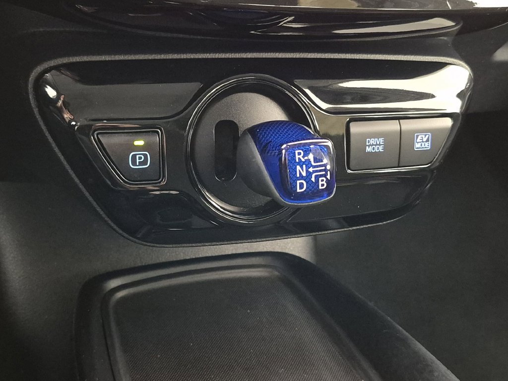 Used 2021 Toyota Prius LE FWD image 26