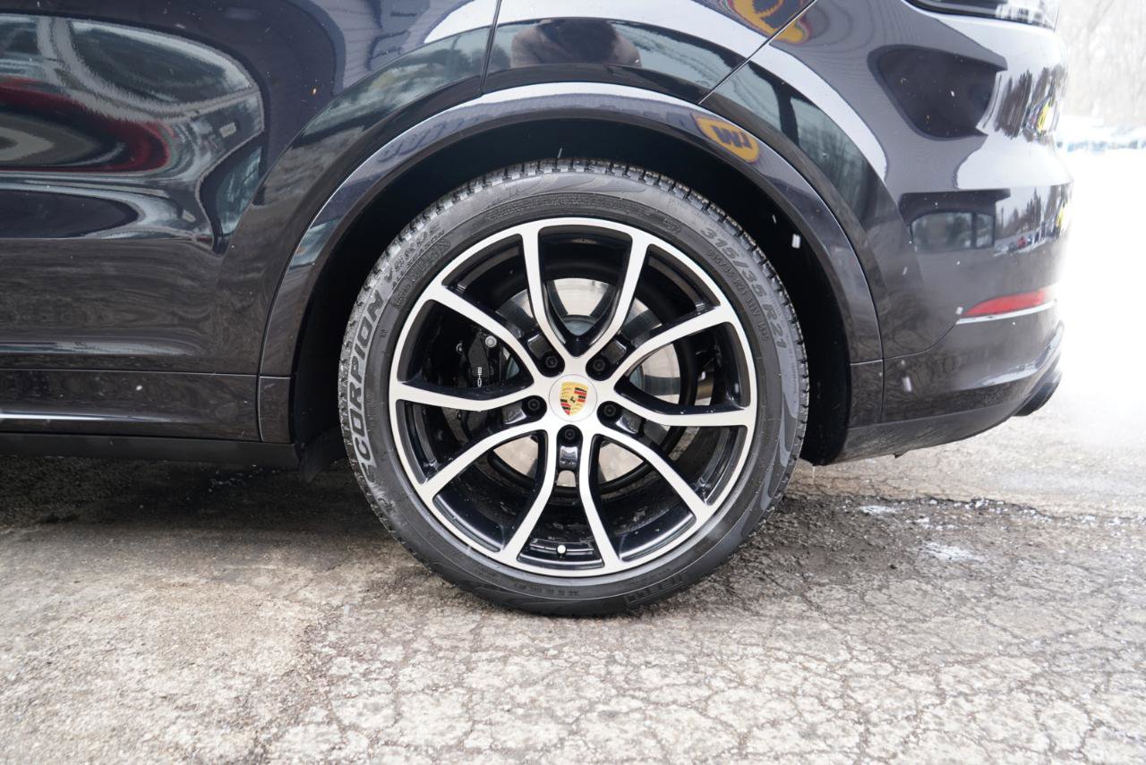 Used 2021 Porsche Cayenne Turbo image 17