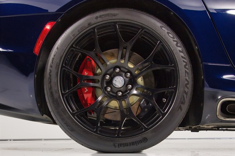 Used 2014 SRT Viper GTS w/ GTS Laguna Interior Package RWD image 16