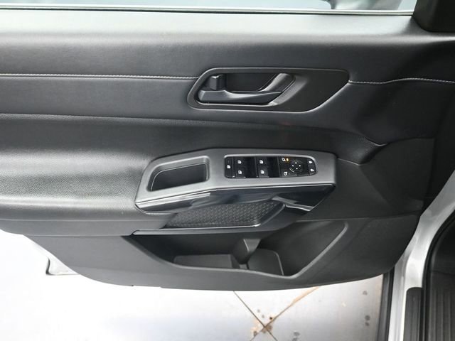 Used 2023 Nissan Pathfinder SV image 22