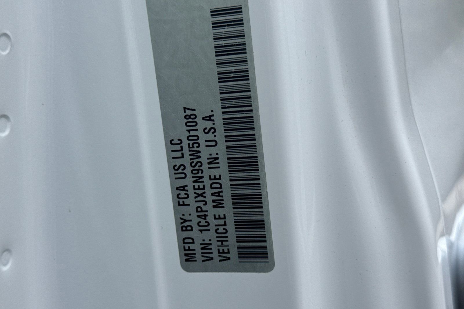 Used 2025 Jeep Wrangler Sahara image 30