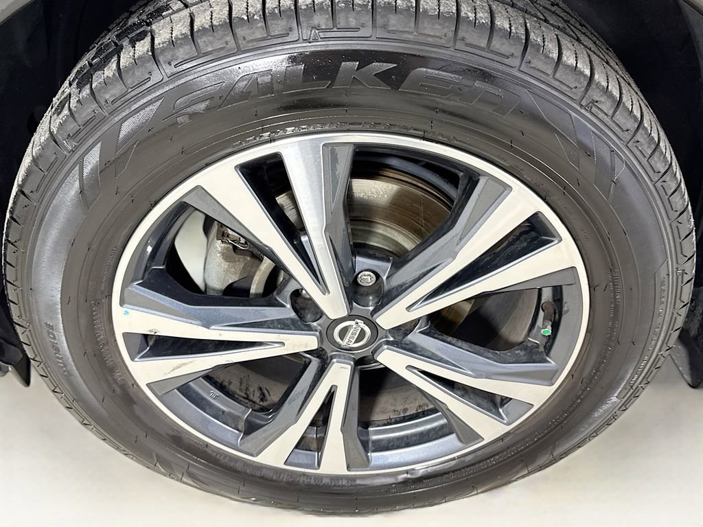 Used 2017 Nissan Rogue SL FWD image 42