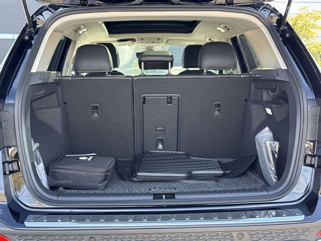 New 2026 Volkswagen Taos SEL image 16