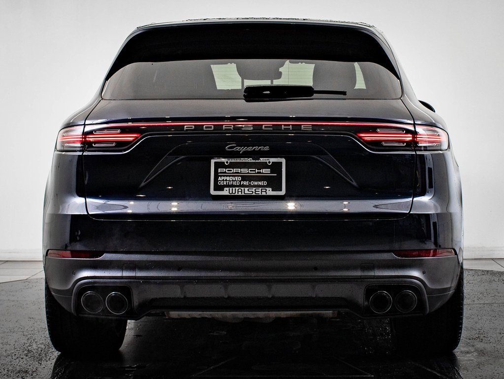 Used 2023 Porsche Cayenne Platinum Edition image 7