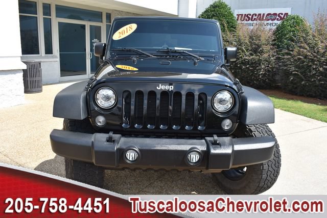 Used 2018 Jeep Wrangler Unlimited Rubicon w/ Connectivity Group AWD/4WD image 4