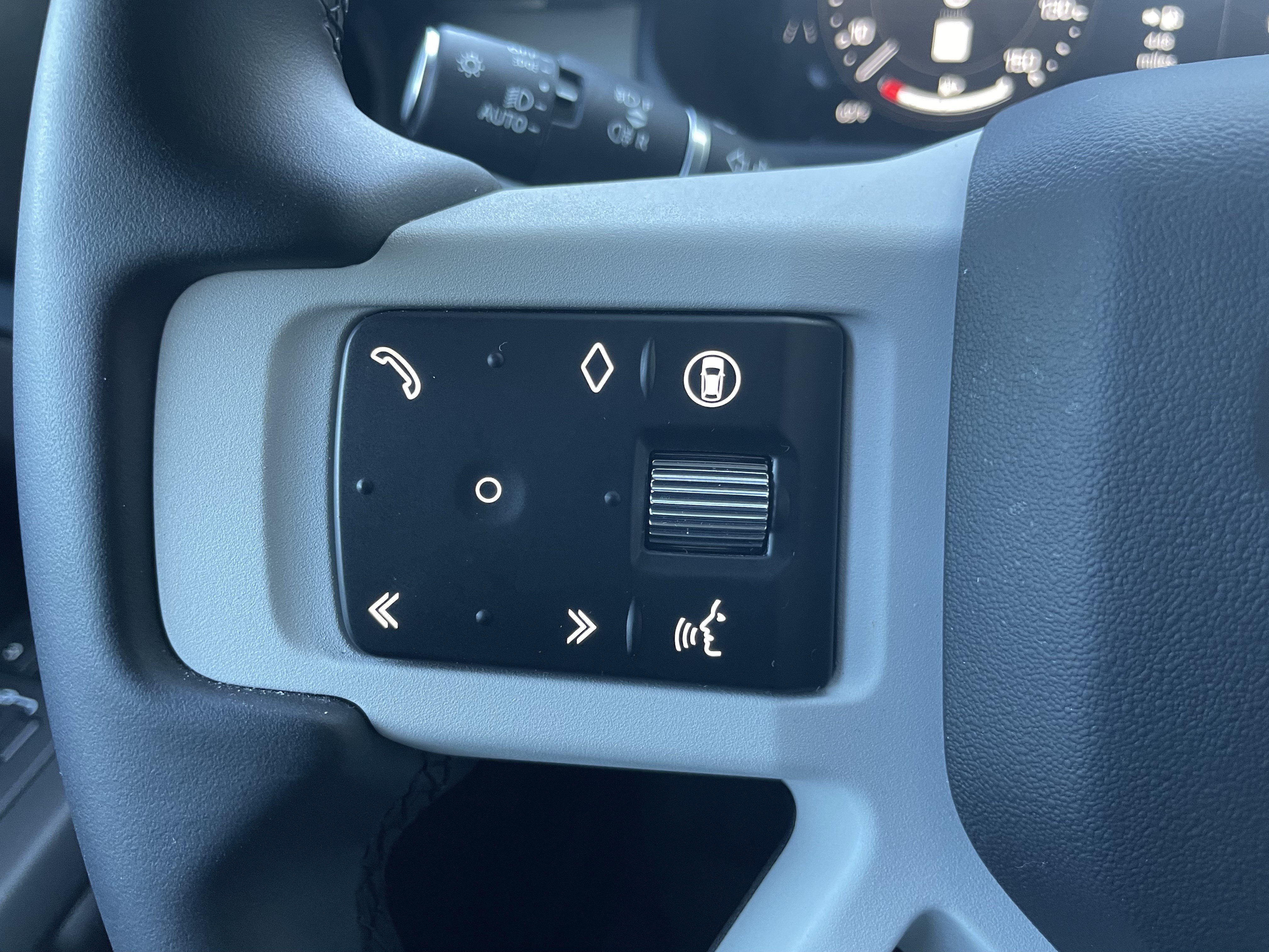 Certified 2025 Land Rover Defender 110 S AWD/4WD image 23