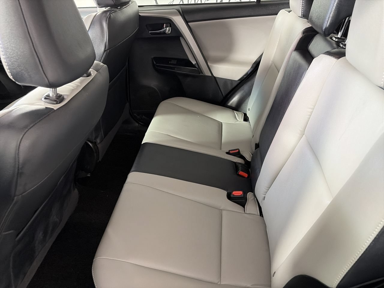 Used 2018 Toyota RAV4 Limited w/ Protection Package FWD image 23