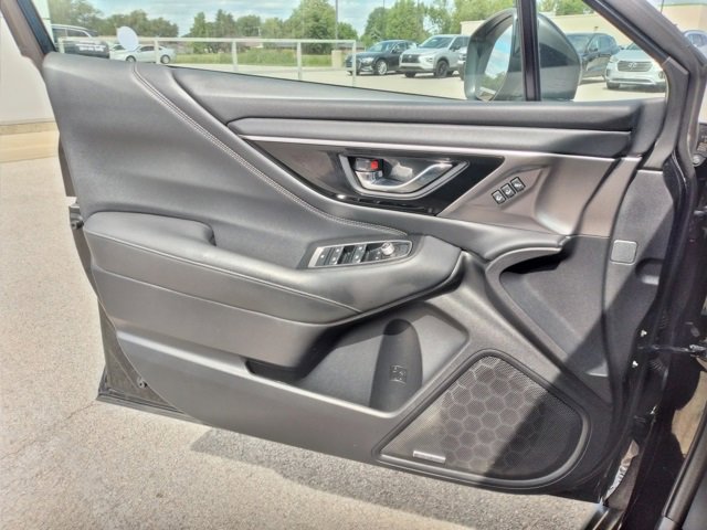 Used 2023 Subaru Outback Limited image 32