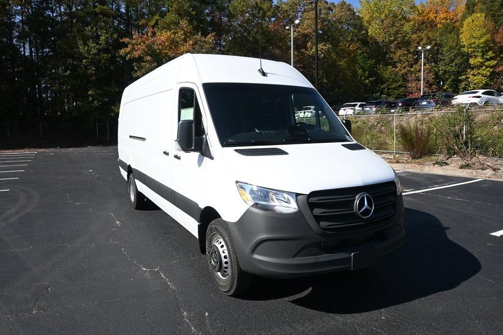 Used 2026 Mercedes-Benz Sprinter 4500 image 25