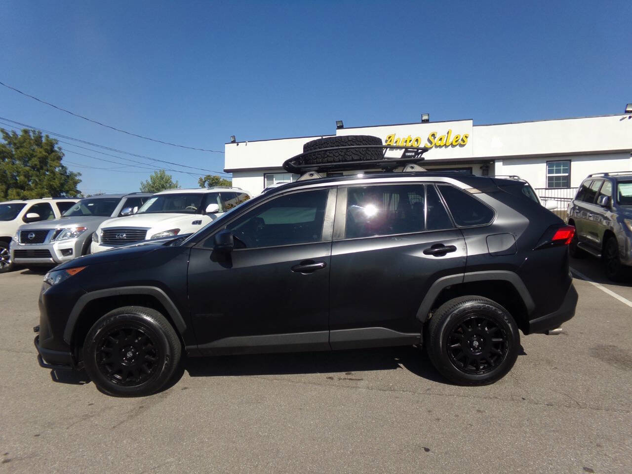 Used 2019 Toyota RAV4 LE w/ All Weather Liner Package image 8