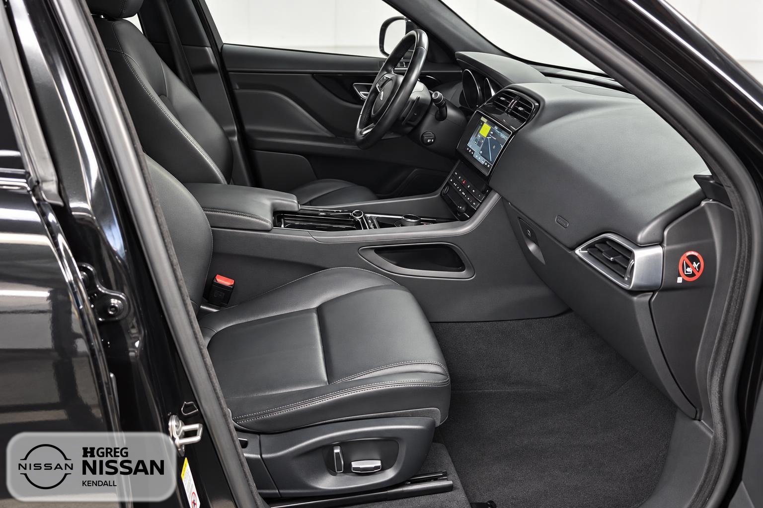 Used 2019 Jaguar F-PACE Premium AWD/4WD image 6
