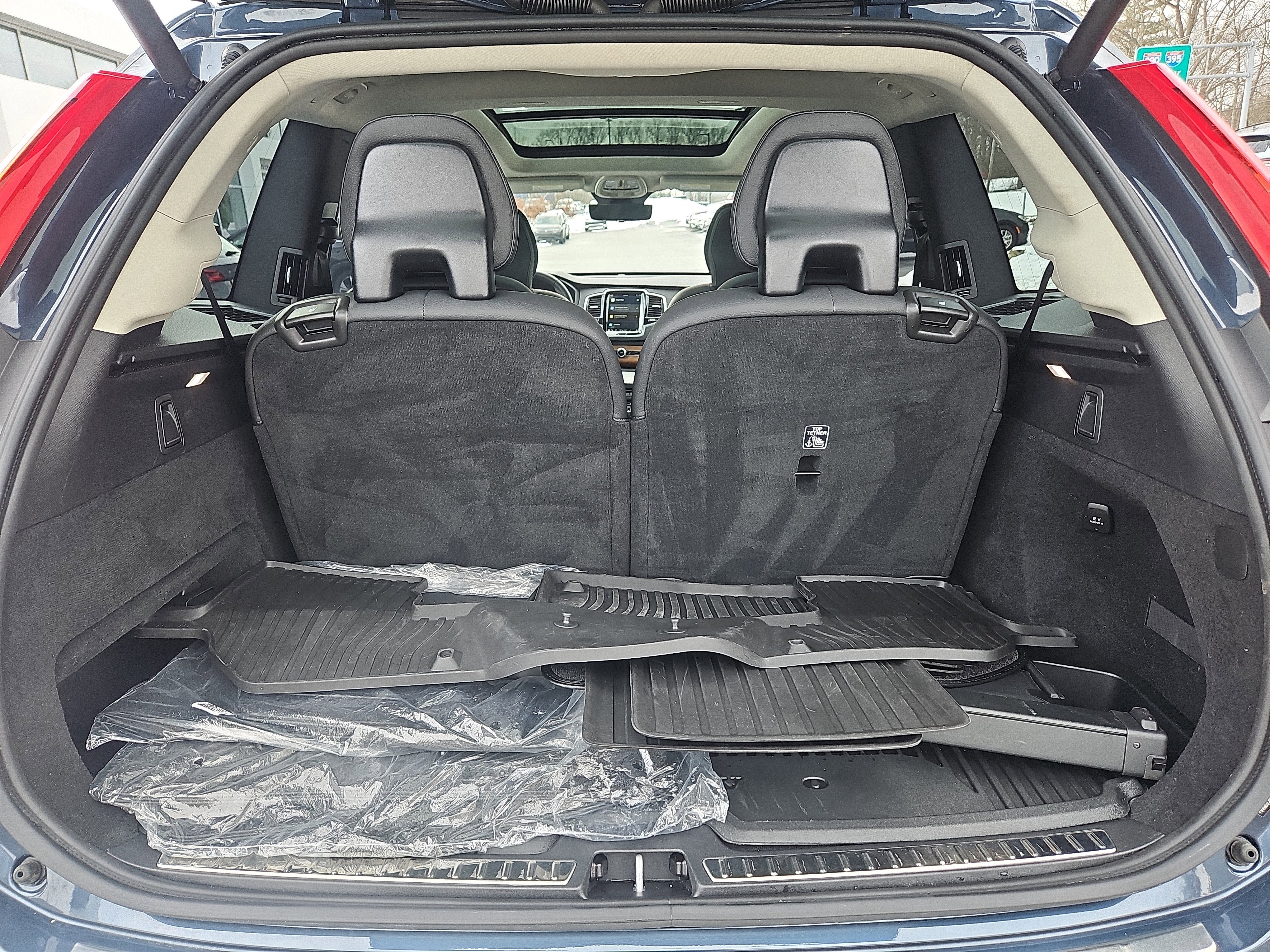 Used 2025 Volvo XC90 B6 Plus w/ Protection Package Premier AWD/4WD image 35