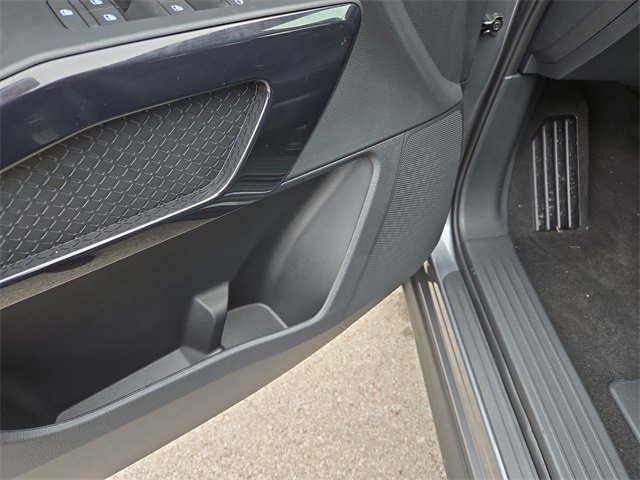 New 2025 Nissan Pathfinder SV w/ Black Appearance Package image 30