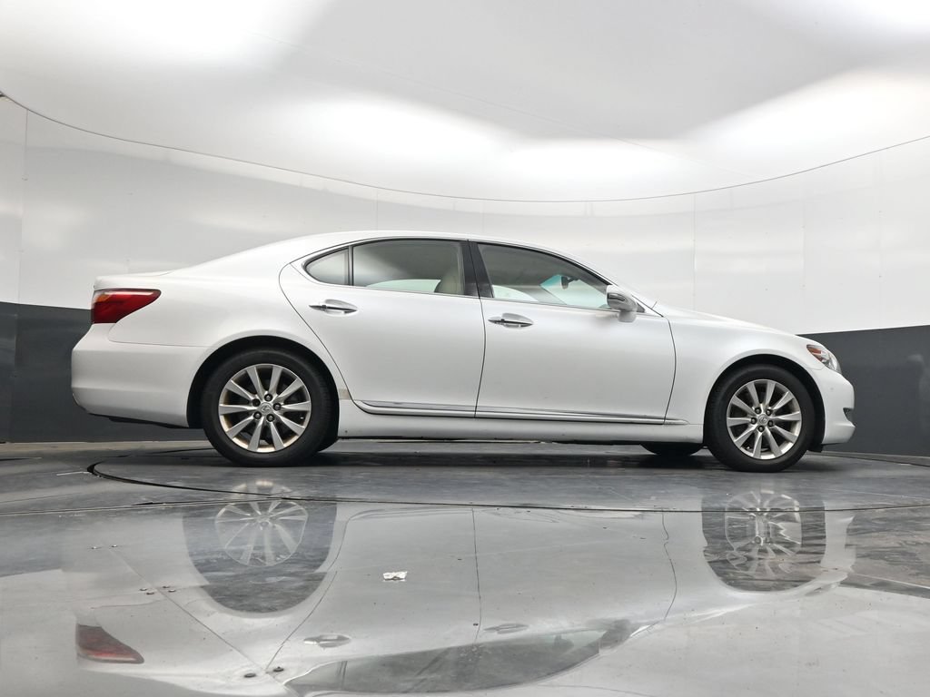 Used 2011 Lexus LS 460 AWD w/ Comfort Pkg image 32
