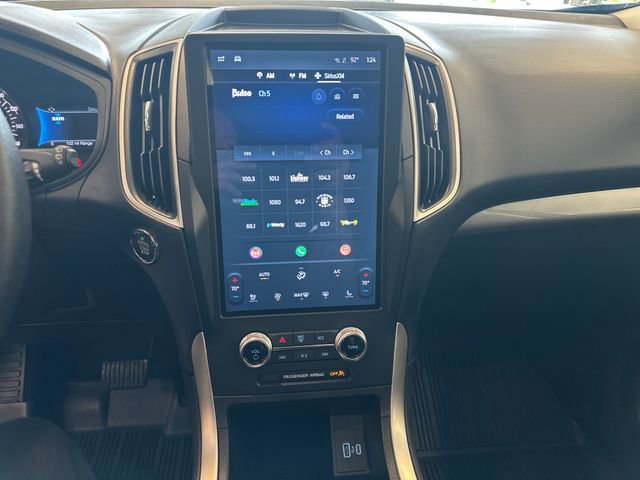 Used 2024 Ford Edge SEL w/ Convenience Package AWD/4WD image 3