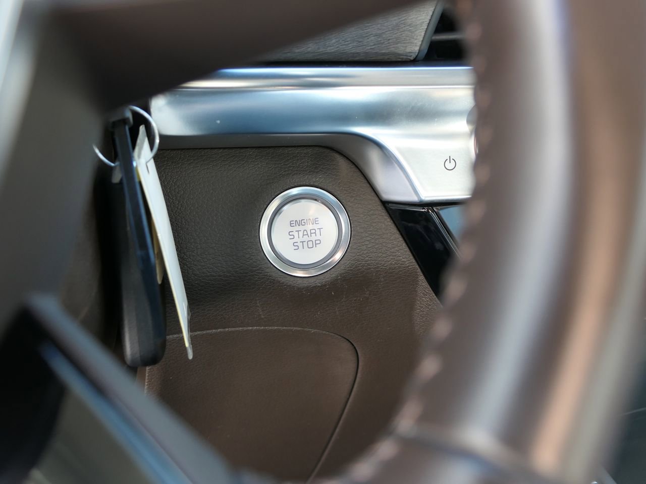 Used 2022 Kia Telluride SX w/ Towing Package image 16