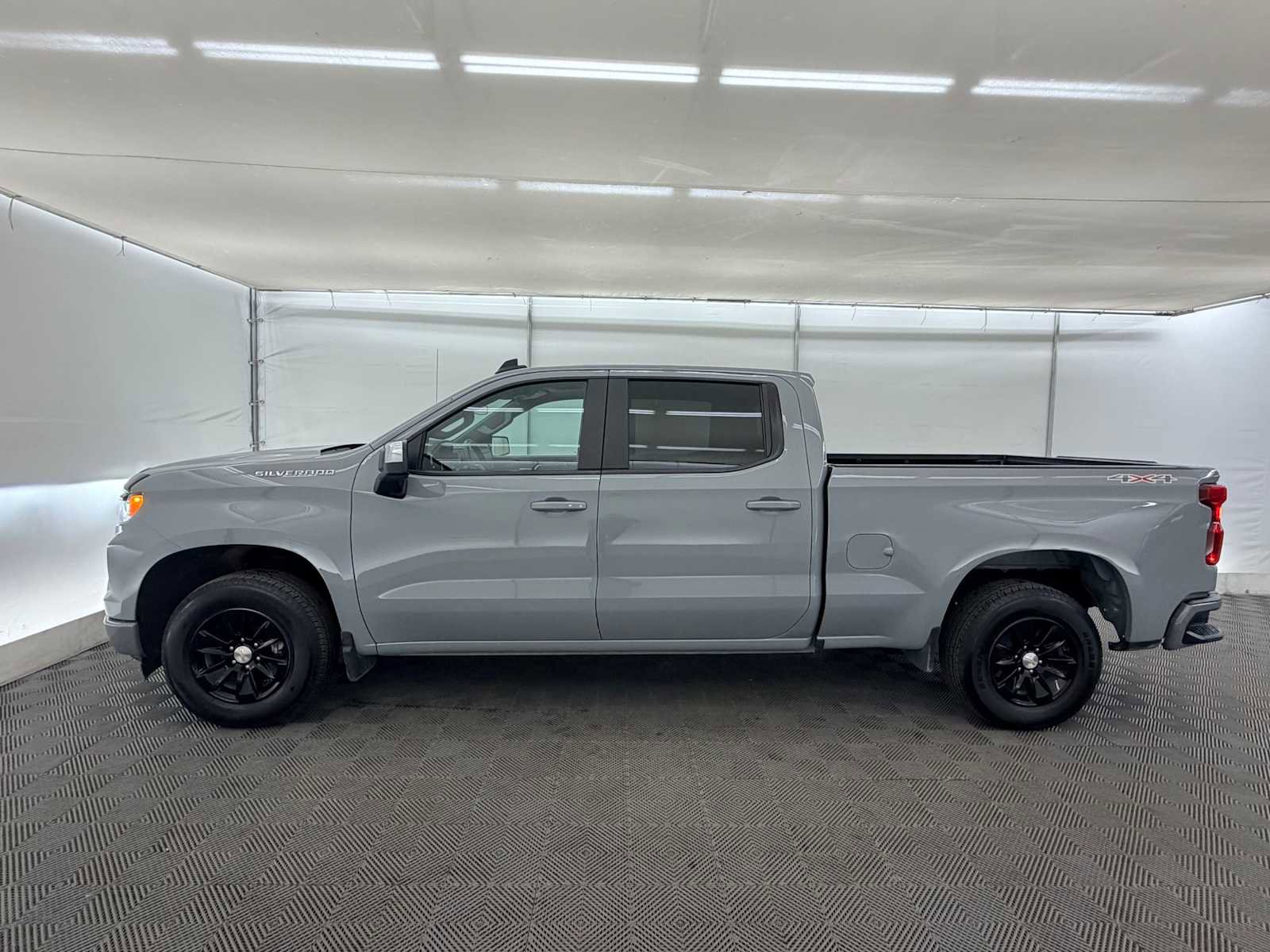Used 2024 Chevrolet Silverado 1500 LT image 3