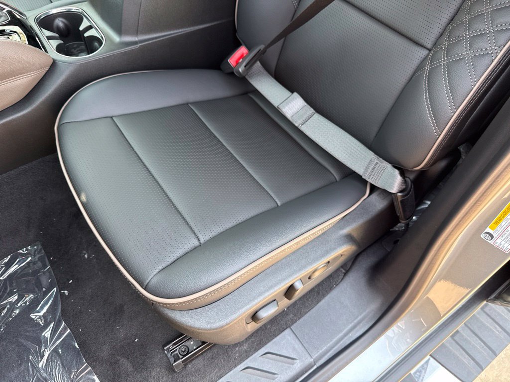 New 2026 GMC Canyon Denali AWD/4WD image 11