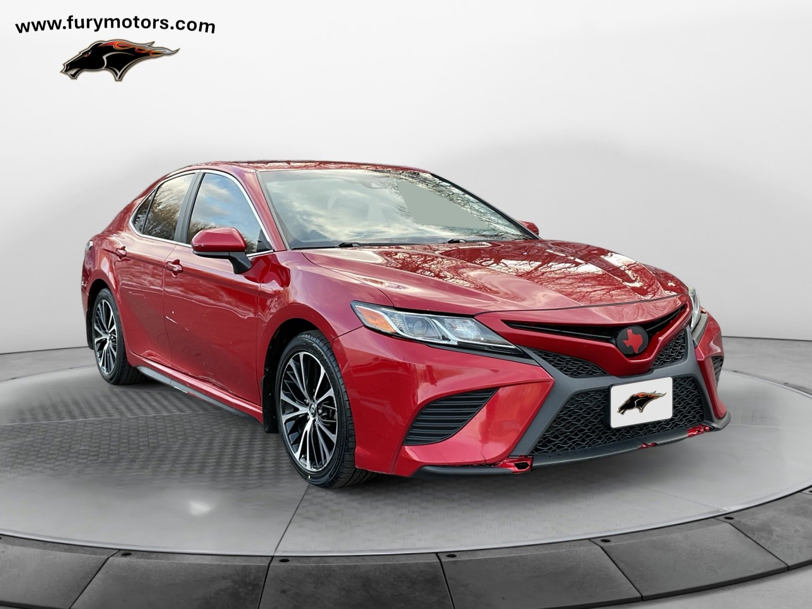 Used 2020 Toyota Camry SE image 1