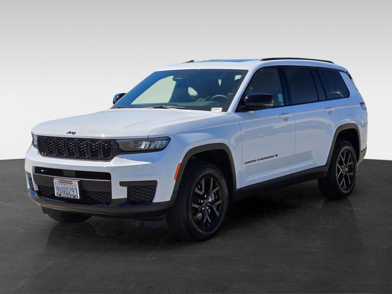 Used 2025 Jeep Grand Cherokee L Altitude AWD/4WD image 8
