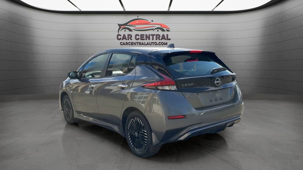 Used 2025 Nissan Leaf SV Plus image 3