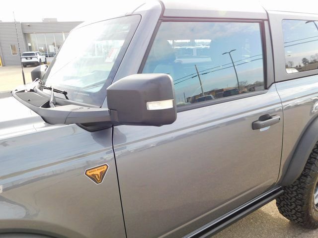 Used 2025 Ford Bronco Badlands image 11