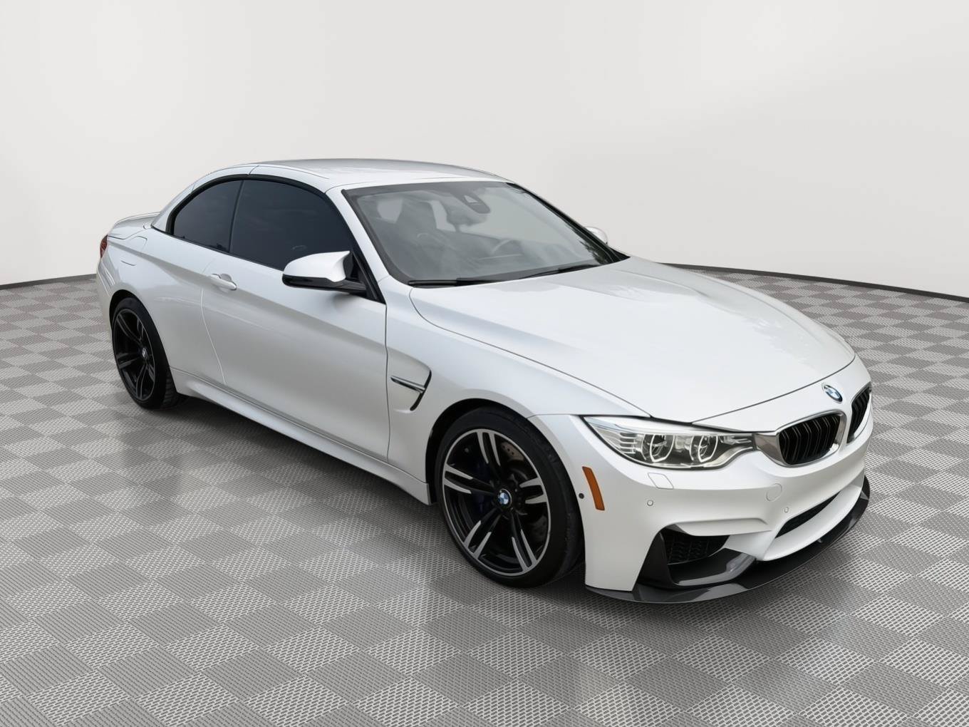 Used 2016 BMW M4 Convertible RWD image 9