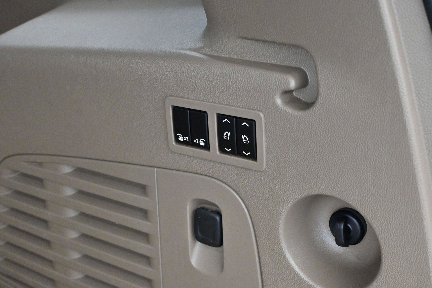 Used 2016 Chevrolet Suburban LTZ AWD/4WD image 10